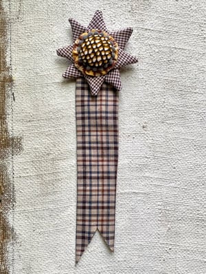 Image of rosette - no. 12