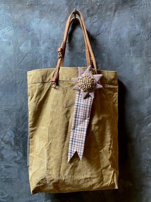 Image of rosette - no. 12