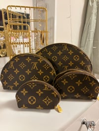 Image 4 of Sylvia bag set of 4