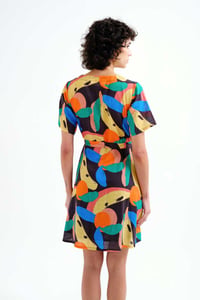Image 2 of Vestido corto con estampado tutifrutti