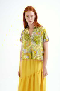 Image 2 of Camisa con estampado con estampado Guineo