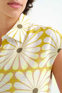 Image 3 of  Camisa con estampado Olive