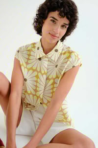 Image 5 of  Camisa con estampado Olive