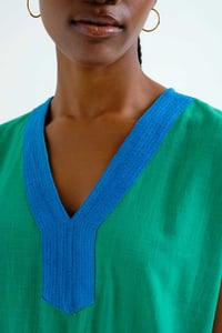 Image 3 of  Kaftán largo verde