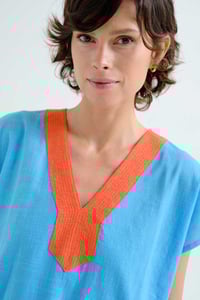 Image 3 of Kaftán corto azul con naranja