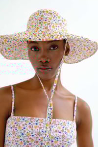 Image 1 of Sombrero con estampado lily small
