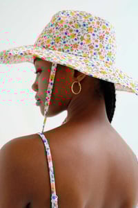Image 2 of Sombrero con estampado lily small