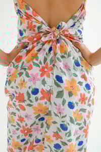 Image 3 of  Pareo con estampado lily big