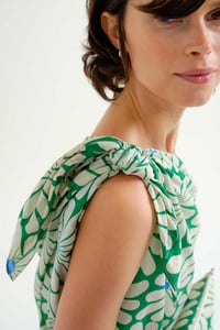 Image 3 of Pareo con estampado Olive green flower