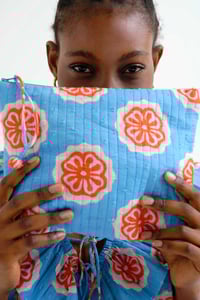 Image 3 of Bolso con estampado Red bloom flowers