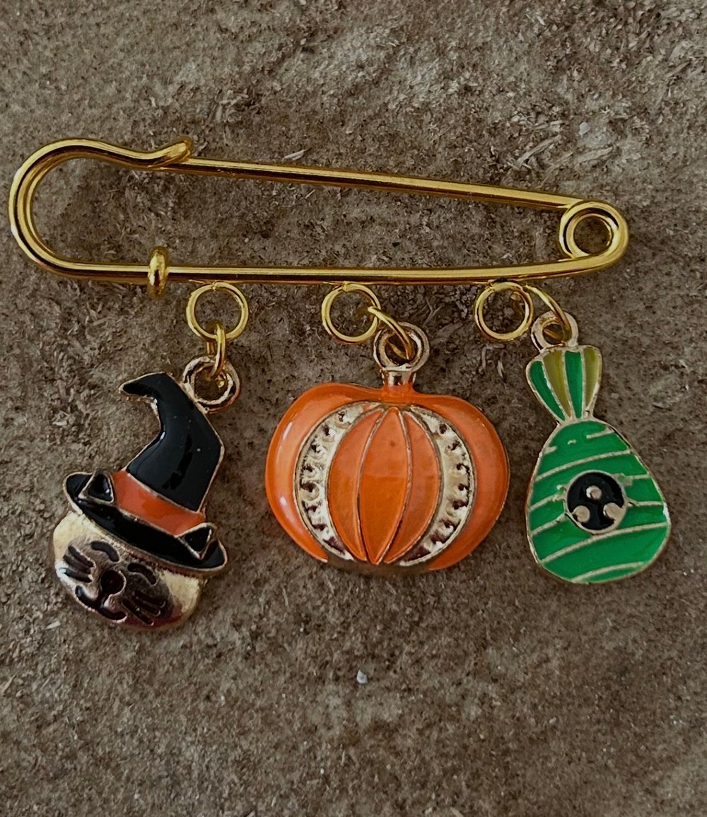 Image of Halloween pin brooch