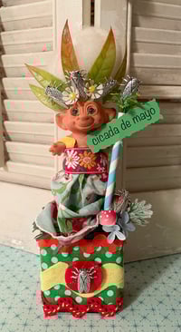 Cicada de Mayo! Vintage Troll Celebrates The Cicada Brood