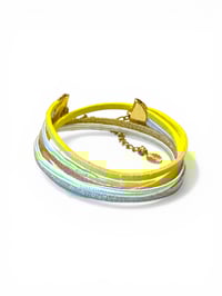 Image 1 of Bracelet double tour jaune citron