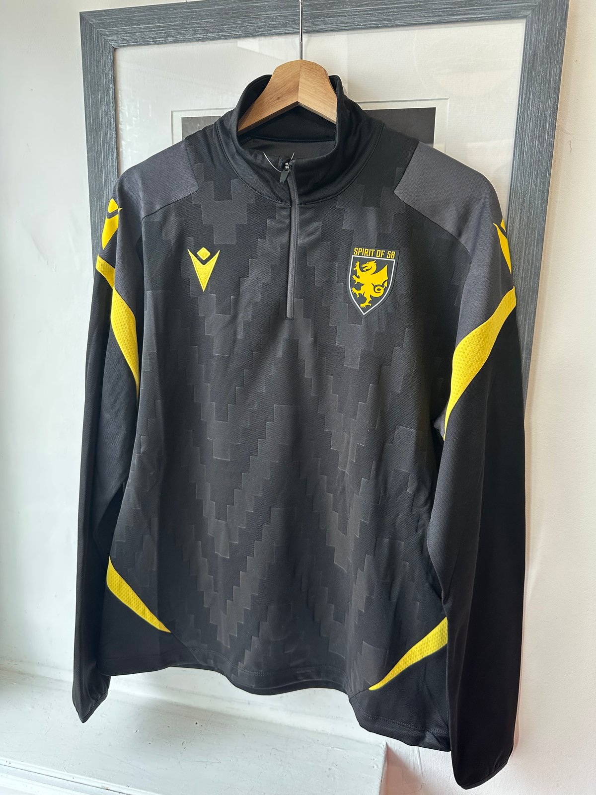 Image of Spirit of 58 1/4  zip Black/Yellow 