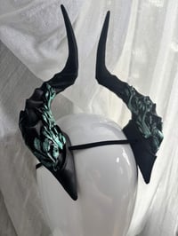 Image 4 of Druid Horns | Green Metallic | L