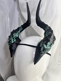 Image 2 of Druid Horns | Green Metallic | L