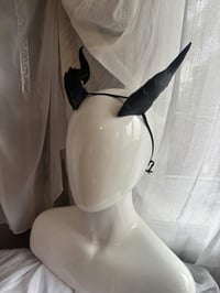 Image 2 of PREORDER| Tiefling Spiked Horns | Black |