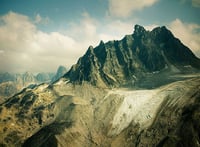 MONOGURUI ewer: (THE deFORMITIES)