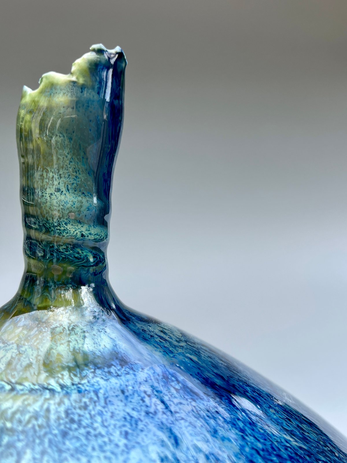 BOTTLE TOP MOON