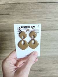 Neutral Rhombus Dangles