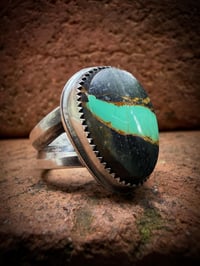 Image 1 of WL&A Handmade Ingot Old Style Split Band Black Jack Green Ribbon Turquoise Ring - Size 6