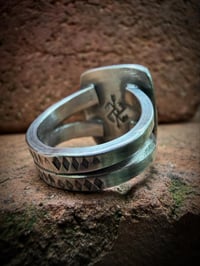 Image 4 of WL&A Handmade Ingot Old Style Split Band Black Jack Blue Ribbon Turquoise Ring - Size 7.5