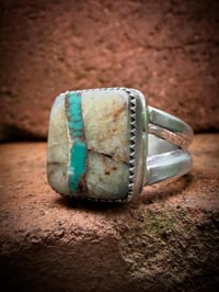 Image 3 of WL&A Handmade Ingot Old Style Split Band Royston Green Ribbon Turquoise Ring - Size 8