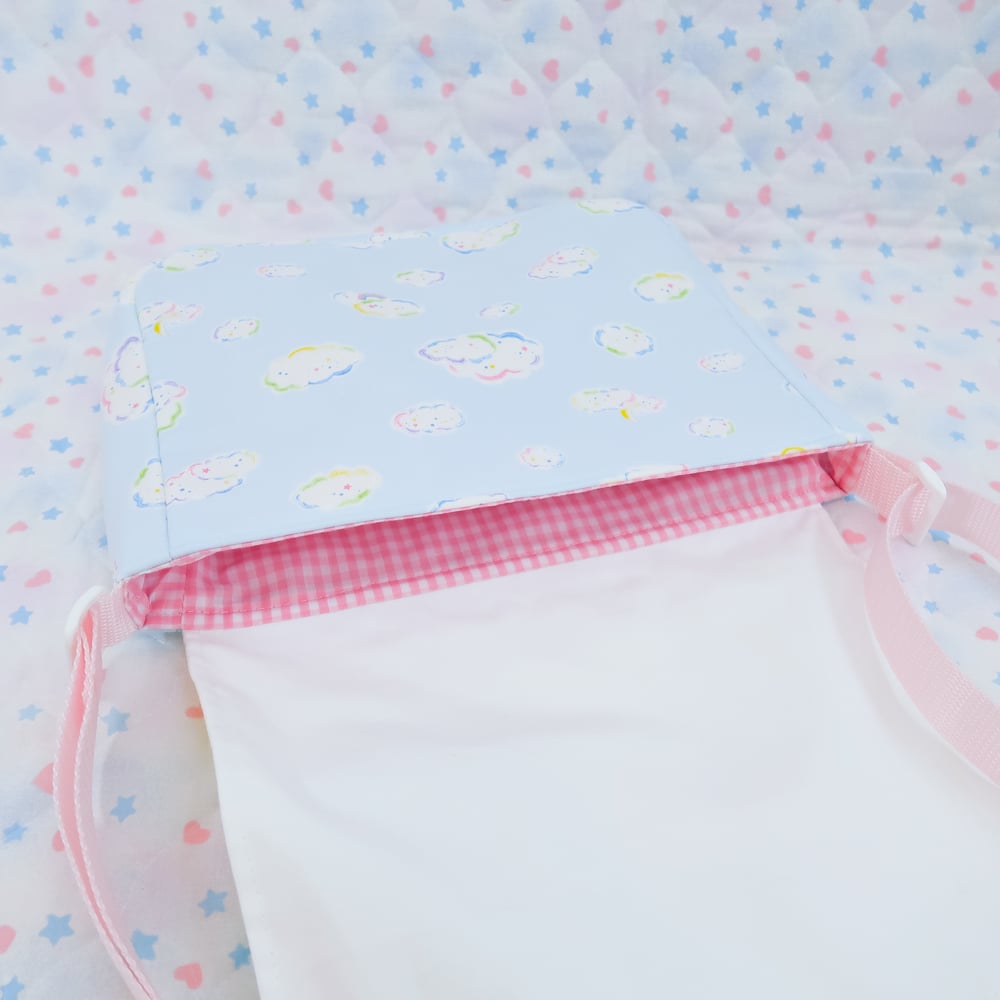 Messenger Bag: Cloudy Sky