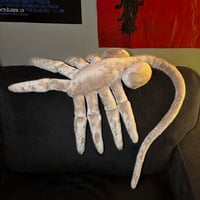 Image 2 of Facehugger (Lifesize!)