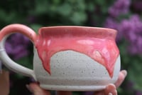 Image 4 of 14 oz Speckled Pink Drip Mug