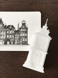 Image 2 of DUTCH SOUVENIR SET: POSTCARD & CANAL HOUSE CANDLE