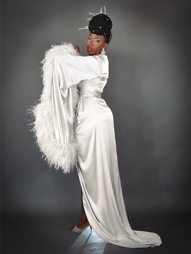 Limited Edition  Pearl  "Selene" Dressing Gown Size S Image 2