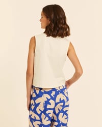 Image 4 of TOP SIN MANGAS PIÑA