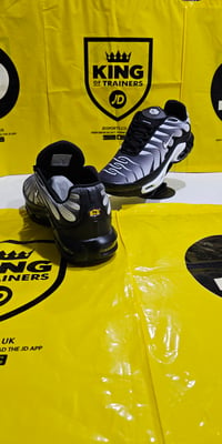 Image 3 of Mens Tns Air