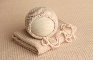 Image of Riley / set