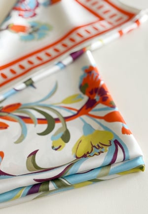 Image of PAÑUELO 100% SEDA - ROMA