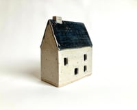 Image 4 of Stort Hus - Cremehvid/Mørkeblå (2. sortering)