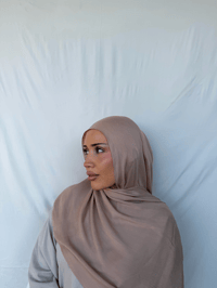 Image 1 of Lowanna modal hijab