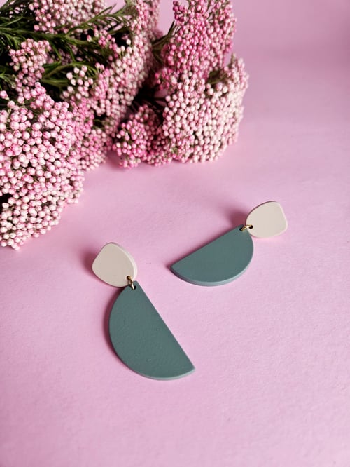 Image of Pendientes GRETA - Beige-verde caqui
