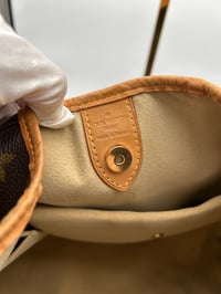 Image 18 of Louis Vuitton Galleria PM Monogram Canvas