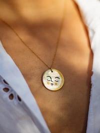 Image 1 of Collier Grand Médaillon • Les Veilleuses