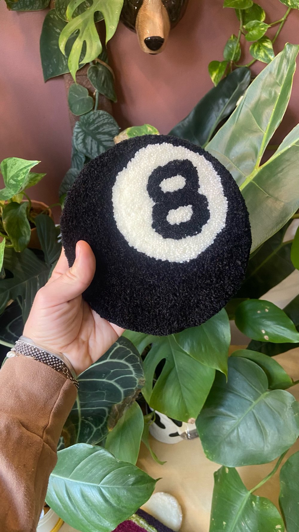 Image of Eight ball