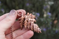 Image 1 of Collana con vera felce elettroformata in rame con patina leggermente ossidata