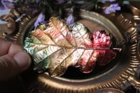 Image 1 of Collana con vera foglia di quercia maxi racchiusa nel rame con patina autunnale