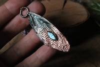 Image 2 of Collana con vera ala di cicala elettroformata in rame con labradorite celeste