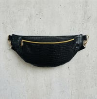 Image 4 of Nocturne Sling Bag – Croc Noir