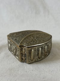 Image 4 of Vintage Floral Crest Jewelry Box
