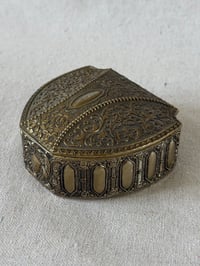 Image 2 of Vintage Floral Crest Jewelry Box