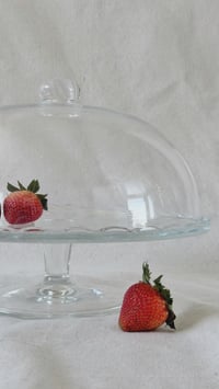 Image 3 of Daisy Café Pedestal Lidded Cake Stand