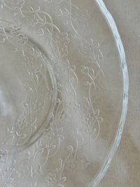 Image 4 of Daisy Café Pedestal Lidded Cake Stand